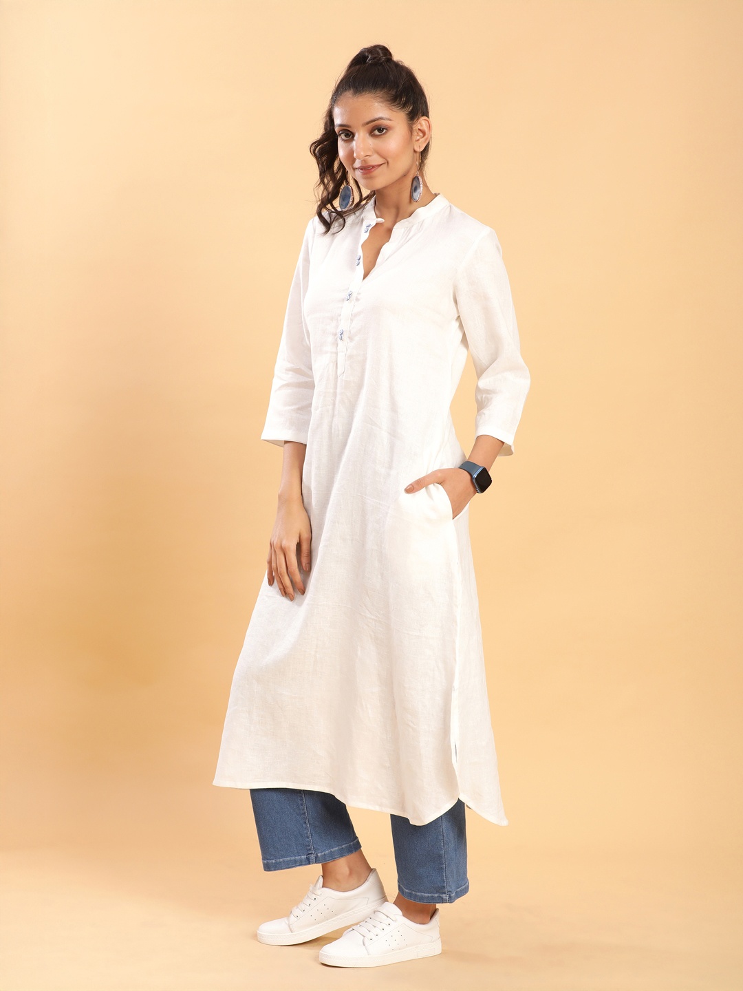 

BohoJazz Round Cut Signature Kurta with Embroidered Buttons, White