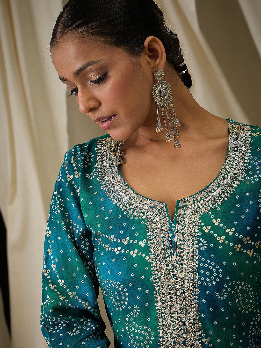

Anouk Bandhani Embroidered Thread Work Straight Kurta, Green
