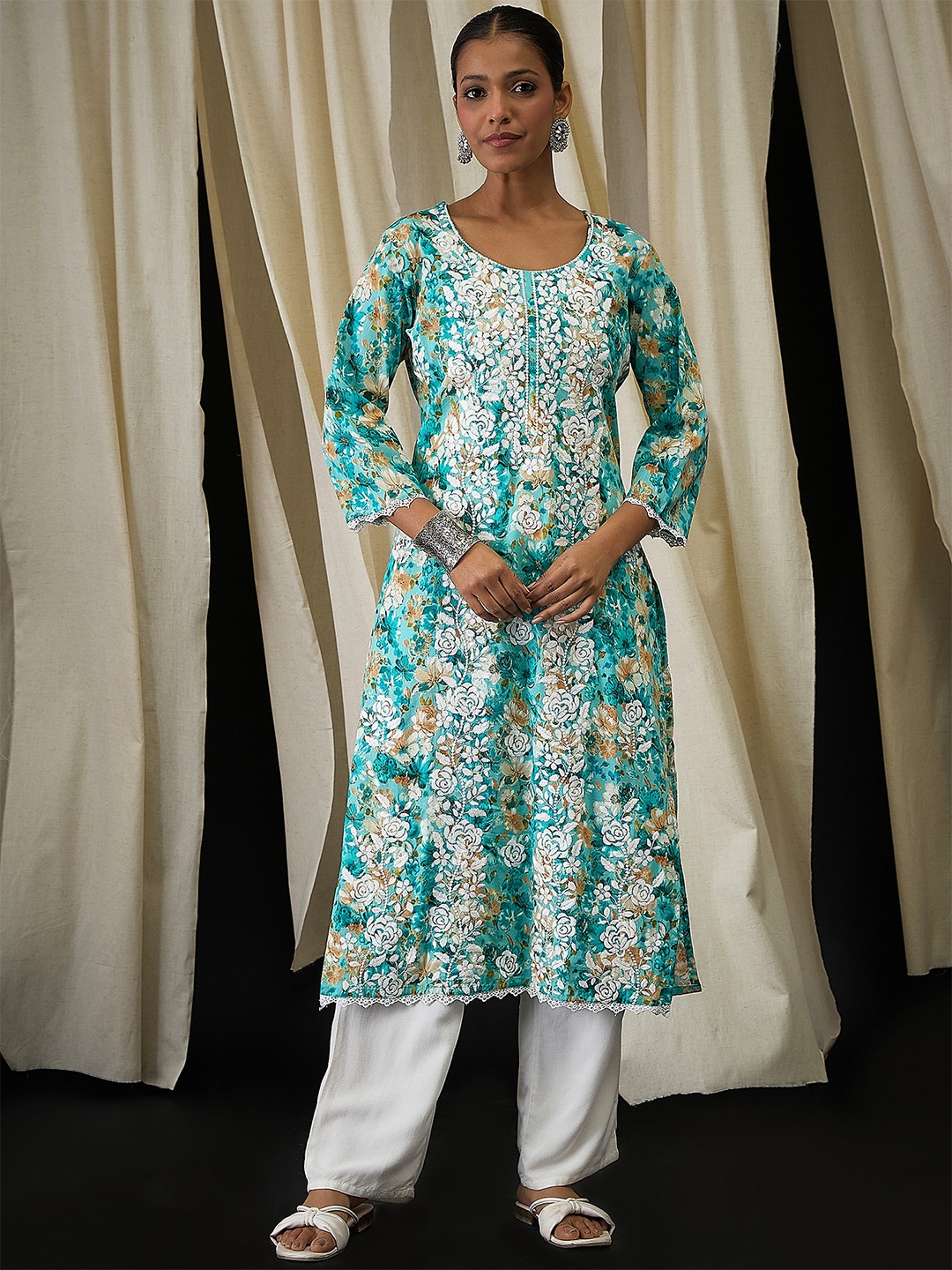 

Anouk Floral Embroidered Round Neck Pure Cotton Straight Kurta, Blue