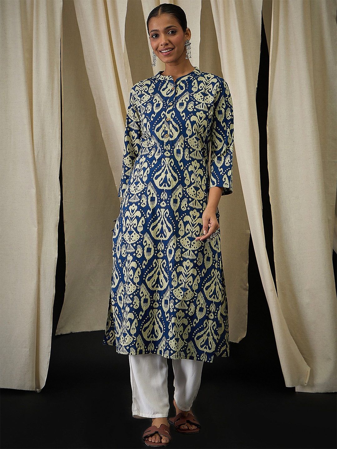 

Anouk Geometric Printed Mandarin Collar Chanderi Cotton Straight Kurta, Blue