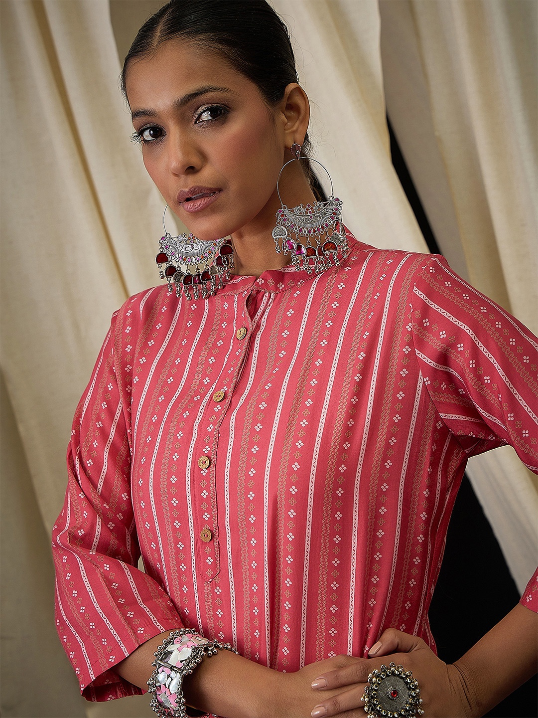 

Anouk Floral Printed Mandarin Collar Chanderi Cotton Straight Kurta, Pink