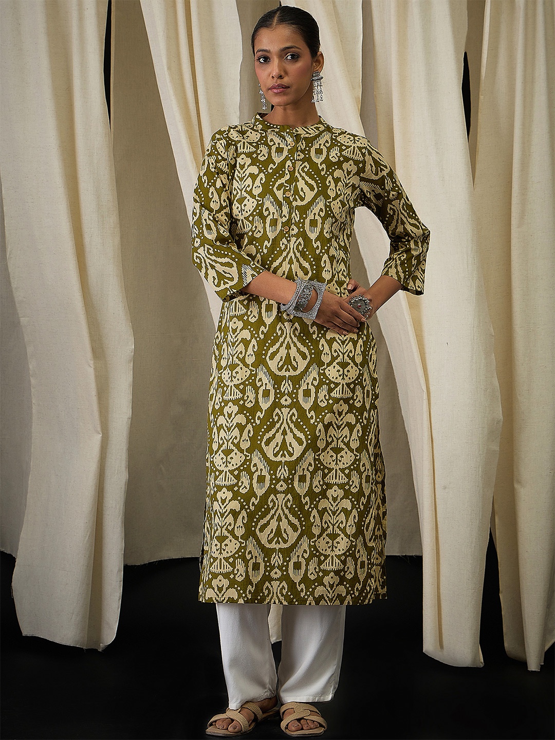 

Anouk Geometric Printed Mandarin Collar Chanderi Cotton Straight Kurta, Green
