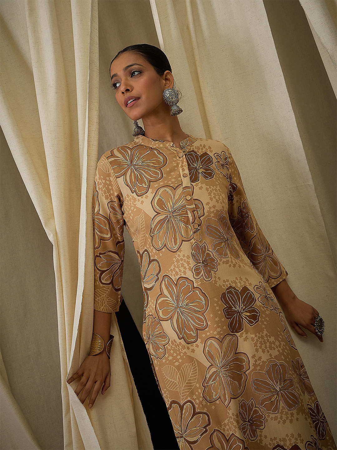 

Anouk Floral Printed Mandarin Collar Straight Kurta, Beige
