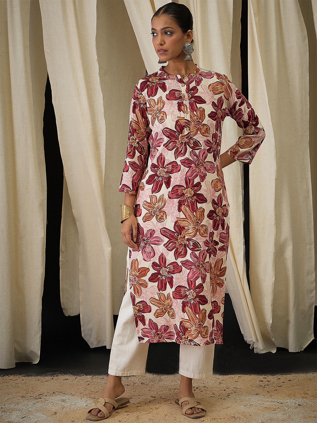 

Anouk Floral Printed Mandarin Collar Straight Kurta, White