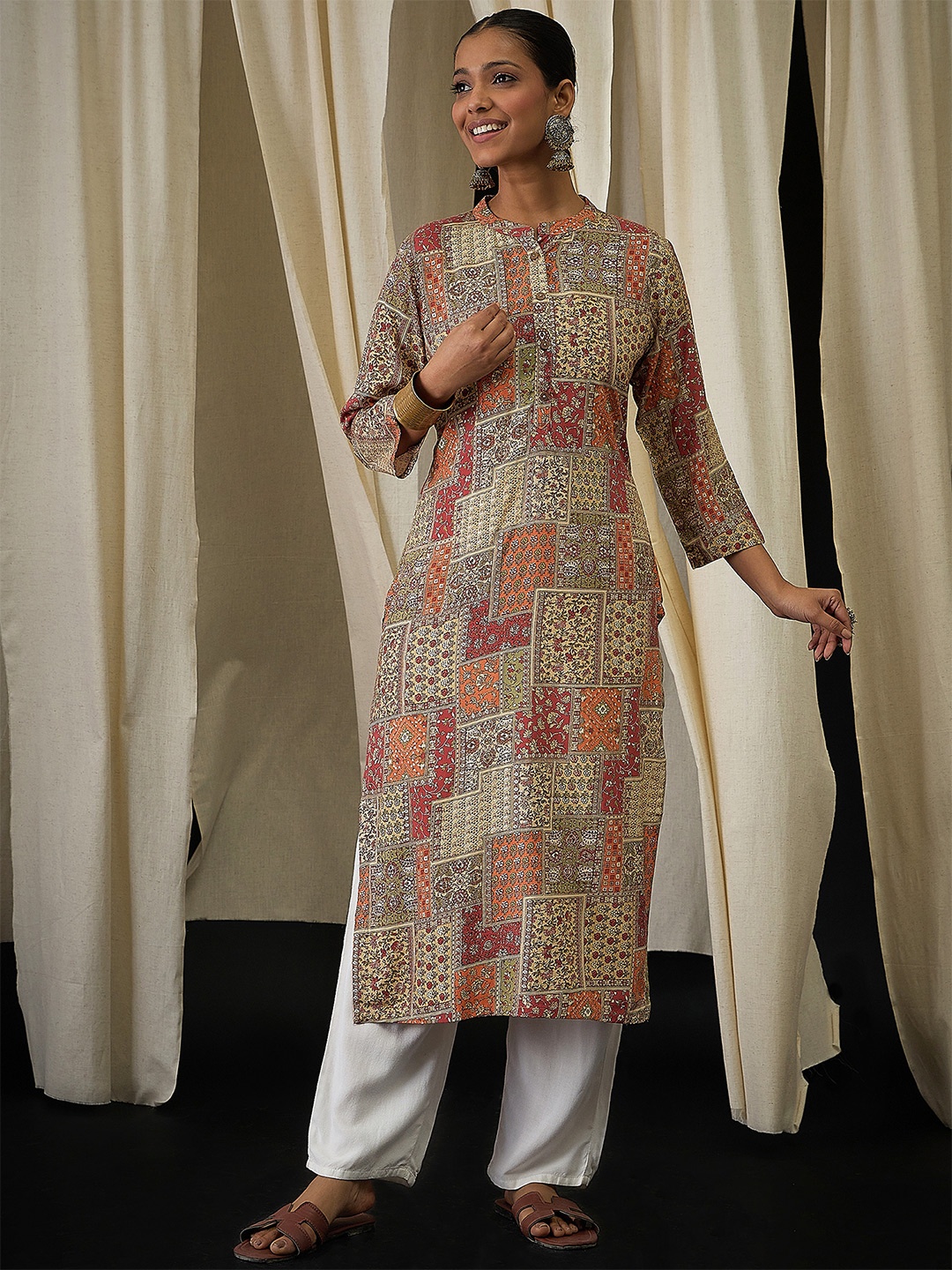 

Anouk Floral Printed Mandarin Collar Straight Kurta, Red