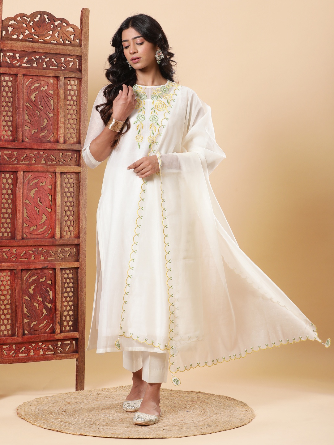 

BohoJazz Nazm Embroidered Straight Kurta & Pants with Dupatta, Off white