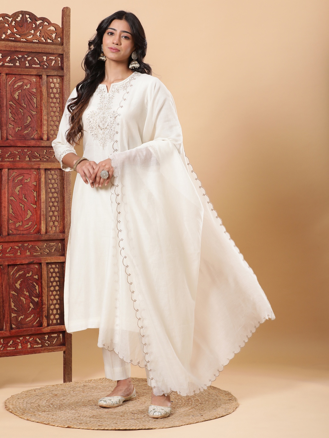

BohoJazz Sunehri Embroidered Chanderi Cotton Straight Kurta Pants with Dupatta, Off white