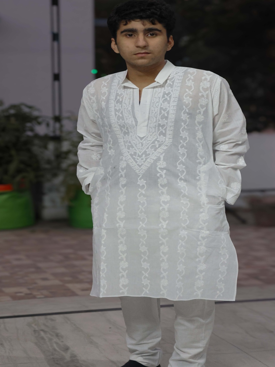 

RAASA DRAPES Men Floral Regular Mukaish Chanderi Cotton Kurta with Trousers, White