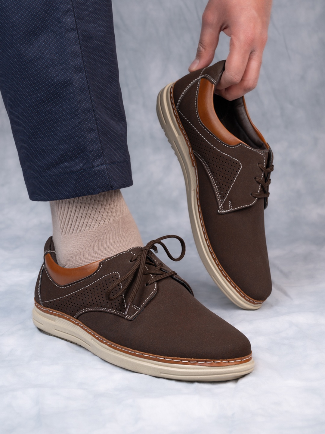 

The Roadster Lifestyle Co Men Casual Sneakers, Brown