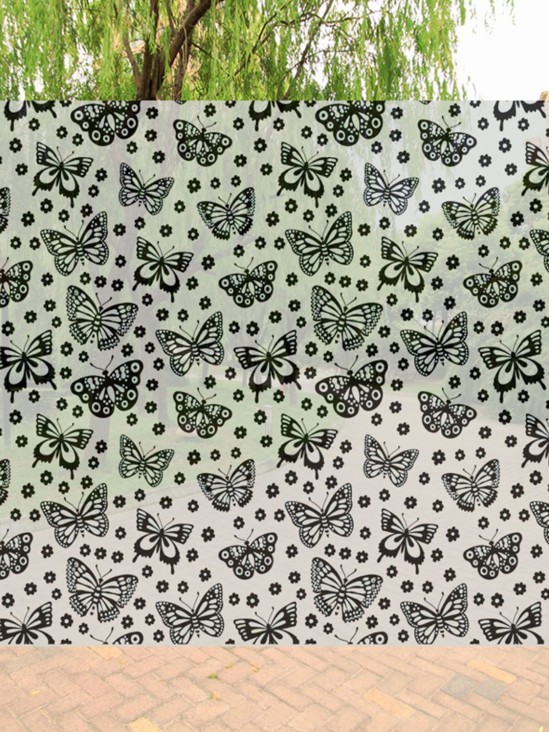 

Jaamso Royals White & Black 3D Printed Self Adhesive Wallpaper
