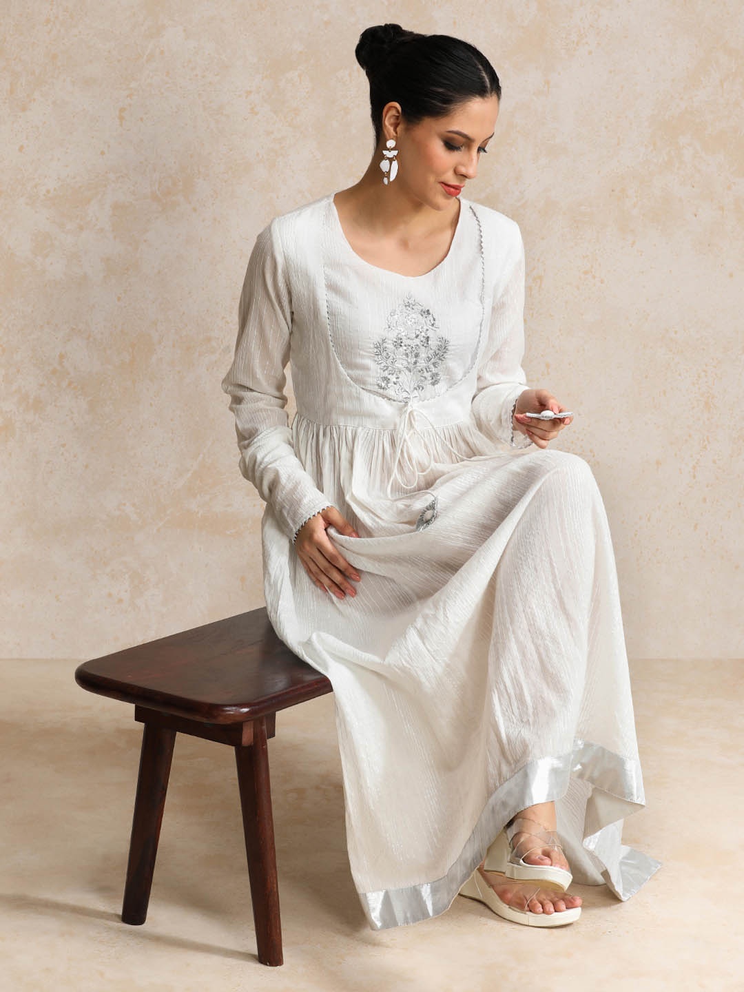 

Varanga Floral Embroidered Round Nek Anarkali Kurta, Off white