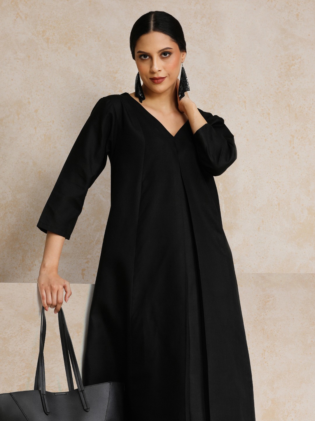 

Varanga Women Regular Kurta with Trousers, Black