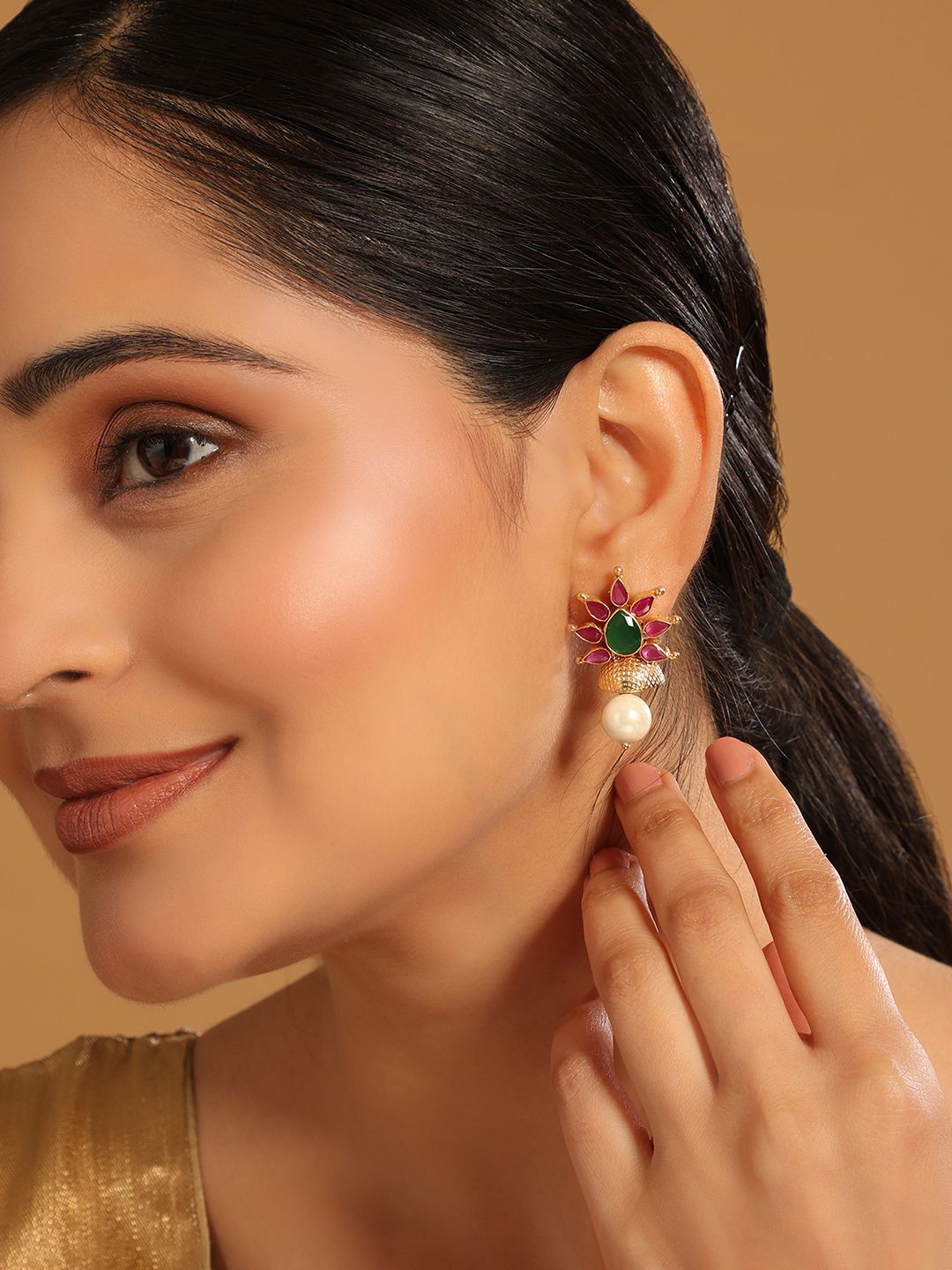 

Yinara 22K Gold-Plated Pearls Beaded Floral Shaped Drop Earrings