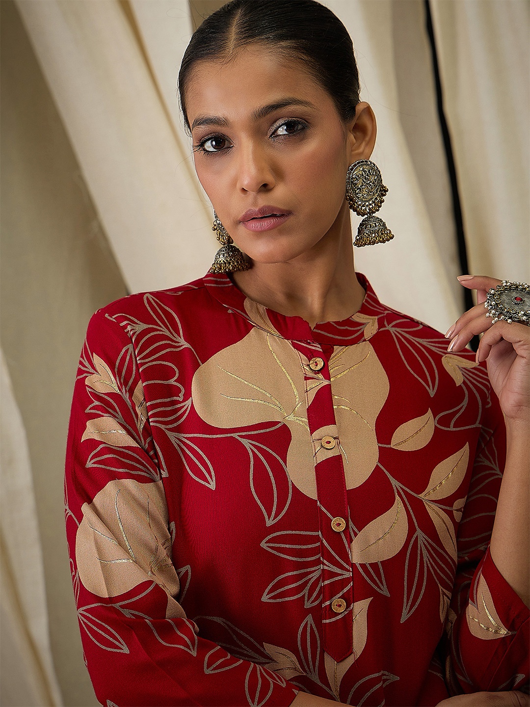 

Anouk Floral Printed Mandarin Collar Straight Kurta, Maroon