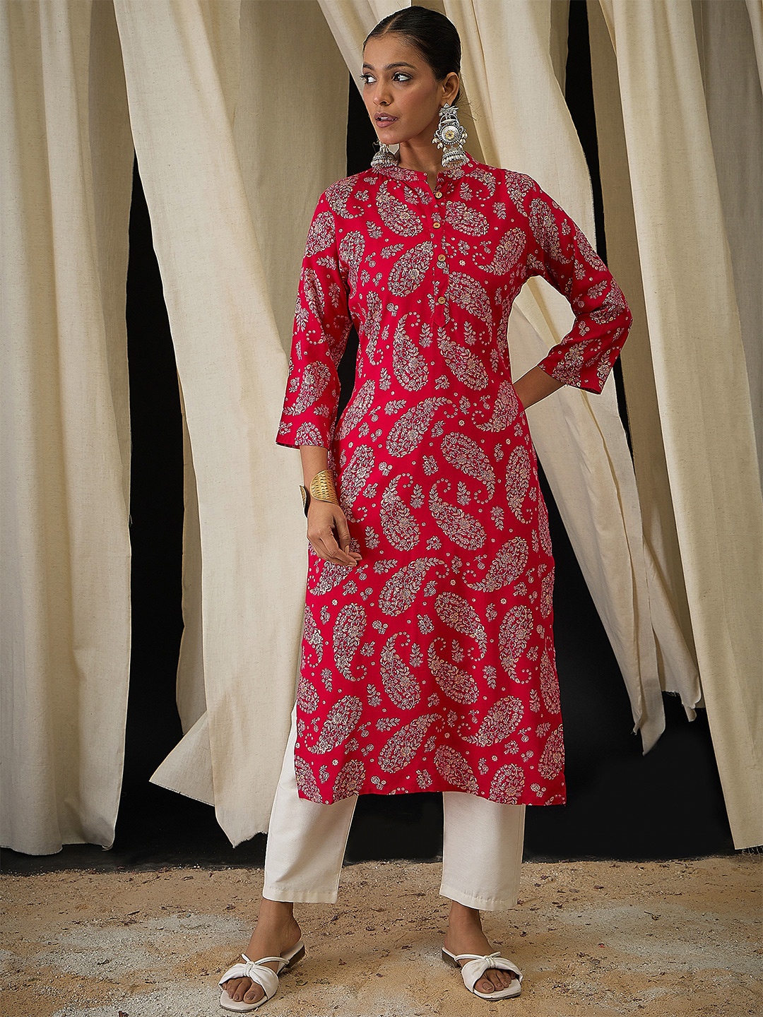 

Anouk Floral Printed Straight Kurta, Red