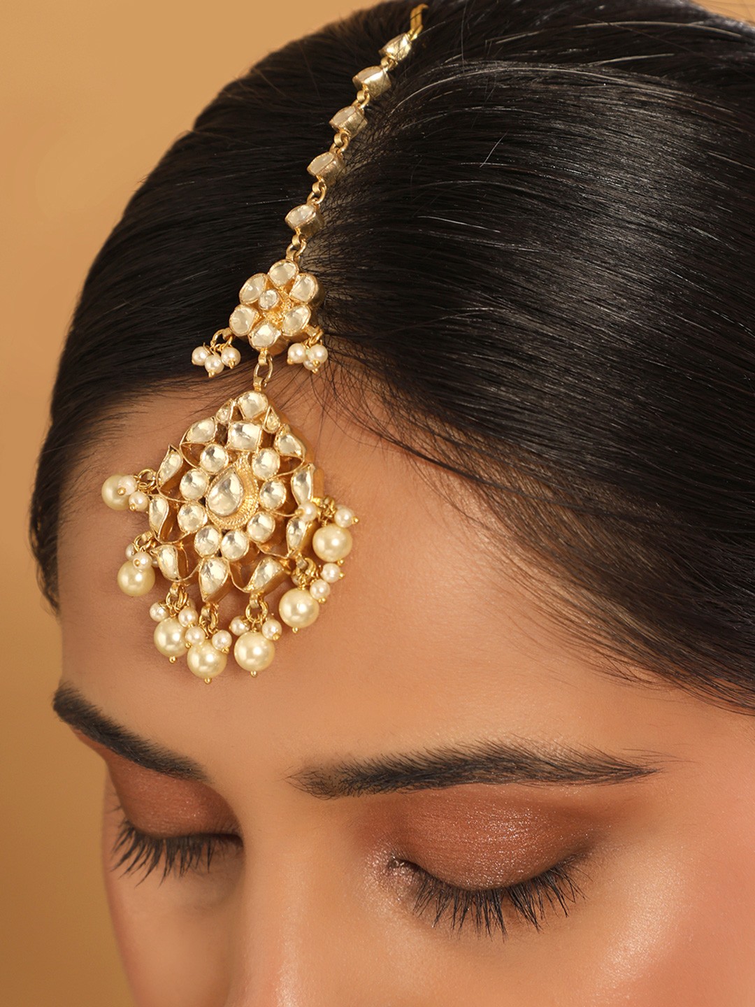 

Yinara Gold-Plated Kundan Studded Maang Tikka