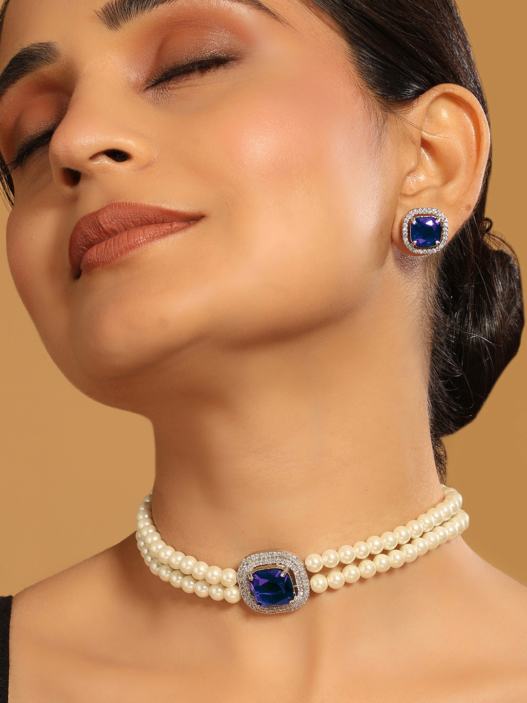 

Yinara Rhodium Plated Pearls & Artificial Stones Studded Jewellery Set, Silver