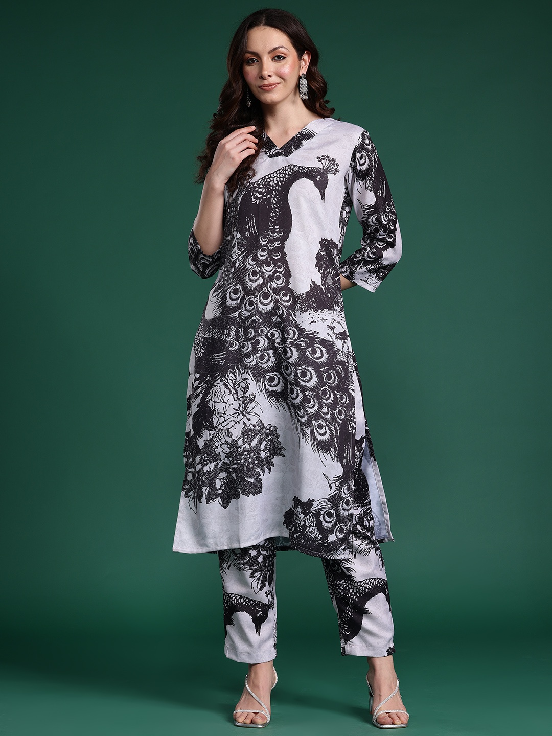 

Indo Era Floral Embroidered Regular Kurta with Trousers & With Dupatta, Grey