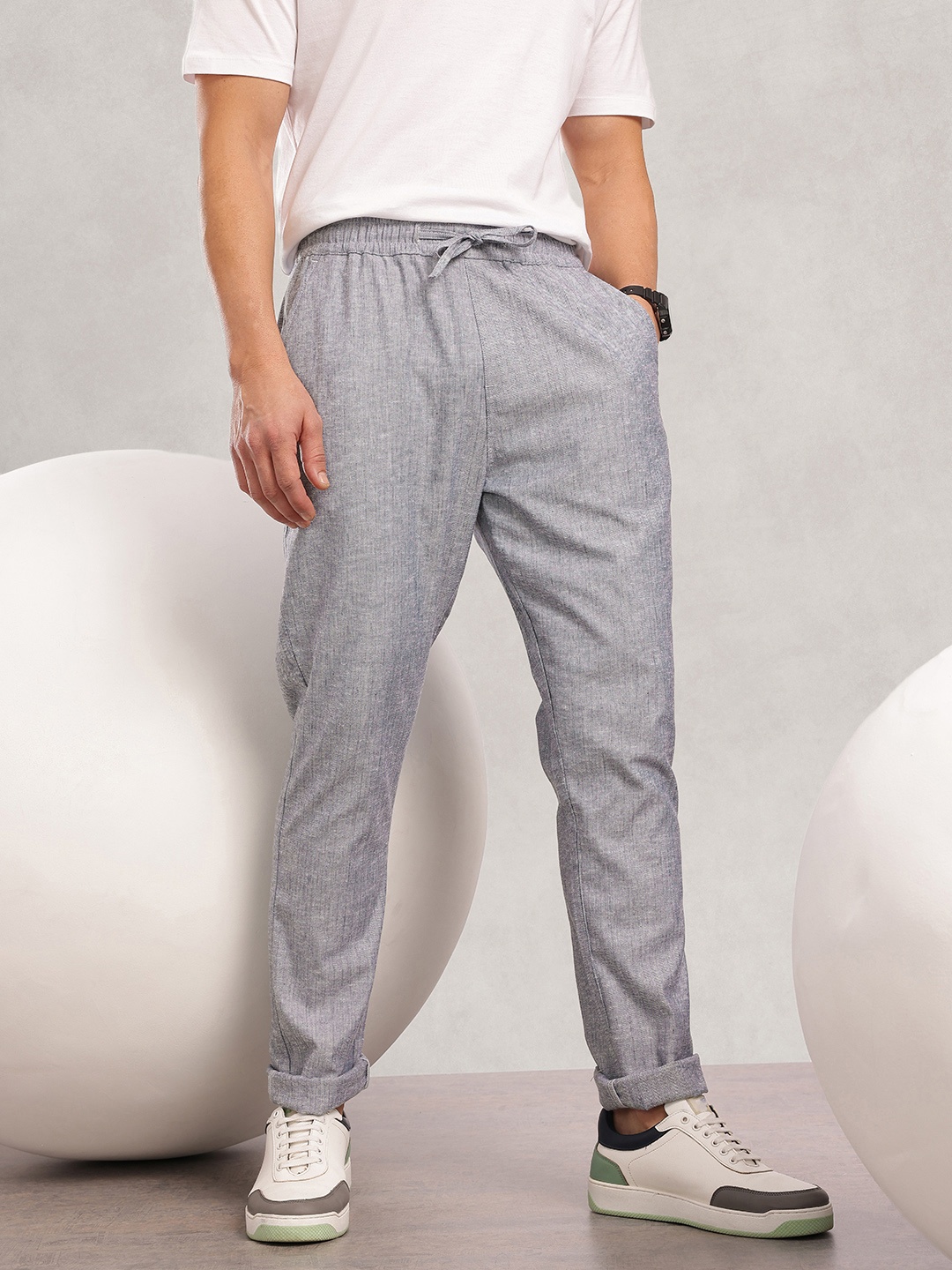 

Nautica Men Smart Solid Chinos Trousers, Grey melange