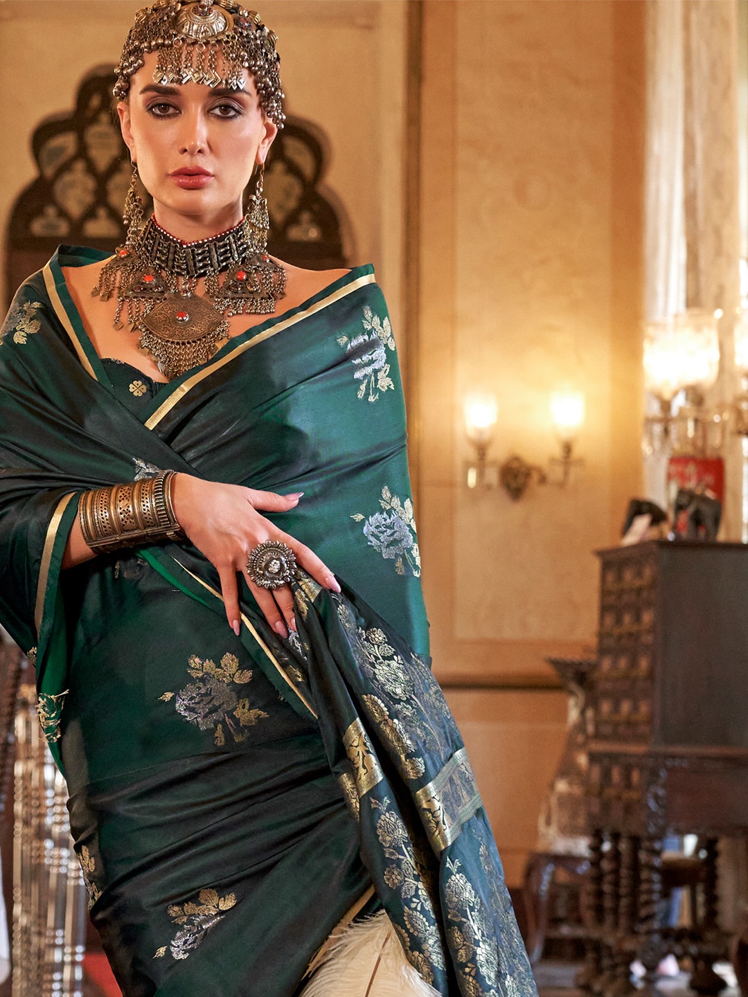 

Ishin Floral Zari Satin Saree, Green