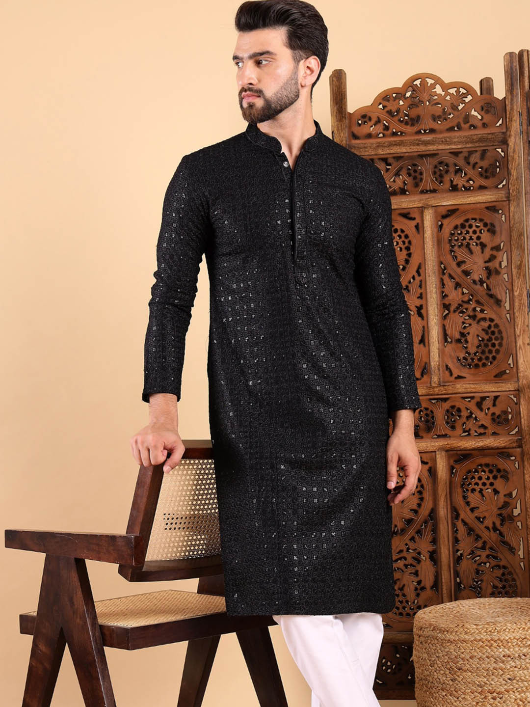 

House of Pataudi Mandarin Collar Floral Sequins Embroidered Chikankari Straight Kurta, Black