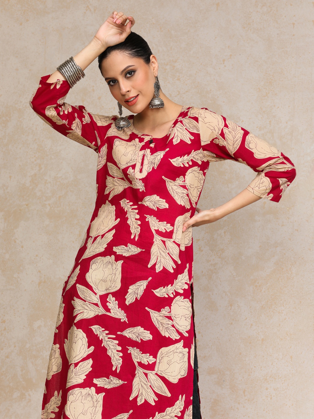 

Varanga Floral Printed Notch Neck Straight Cotton Kurta, Pink