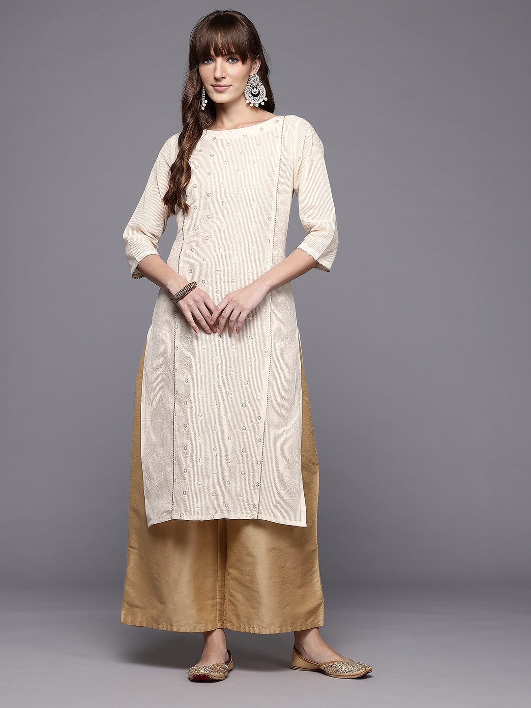 

Ahalyaa Women Embroidered Sequinned Pure Cotton Kurta, Off white