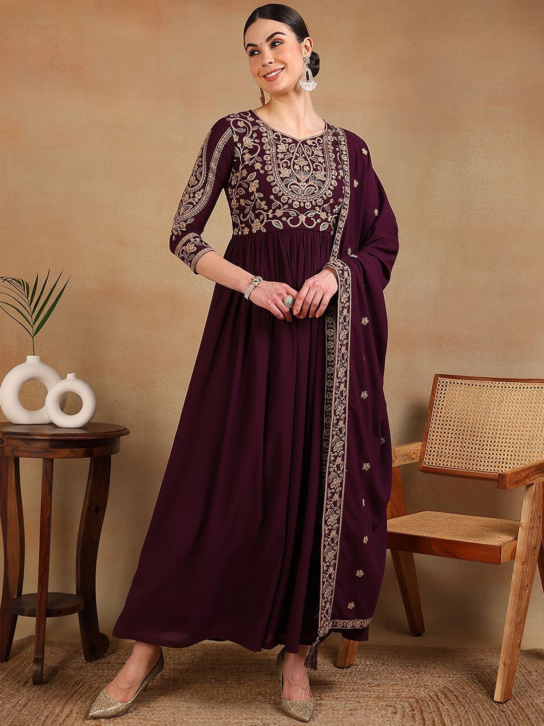 

House of Pataudi Sweetheart Neck Embroidered Anarkali Gown With Dupatta, Maroon
