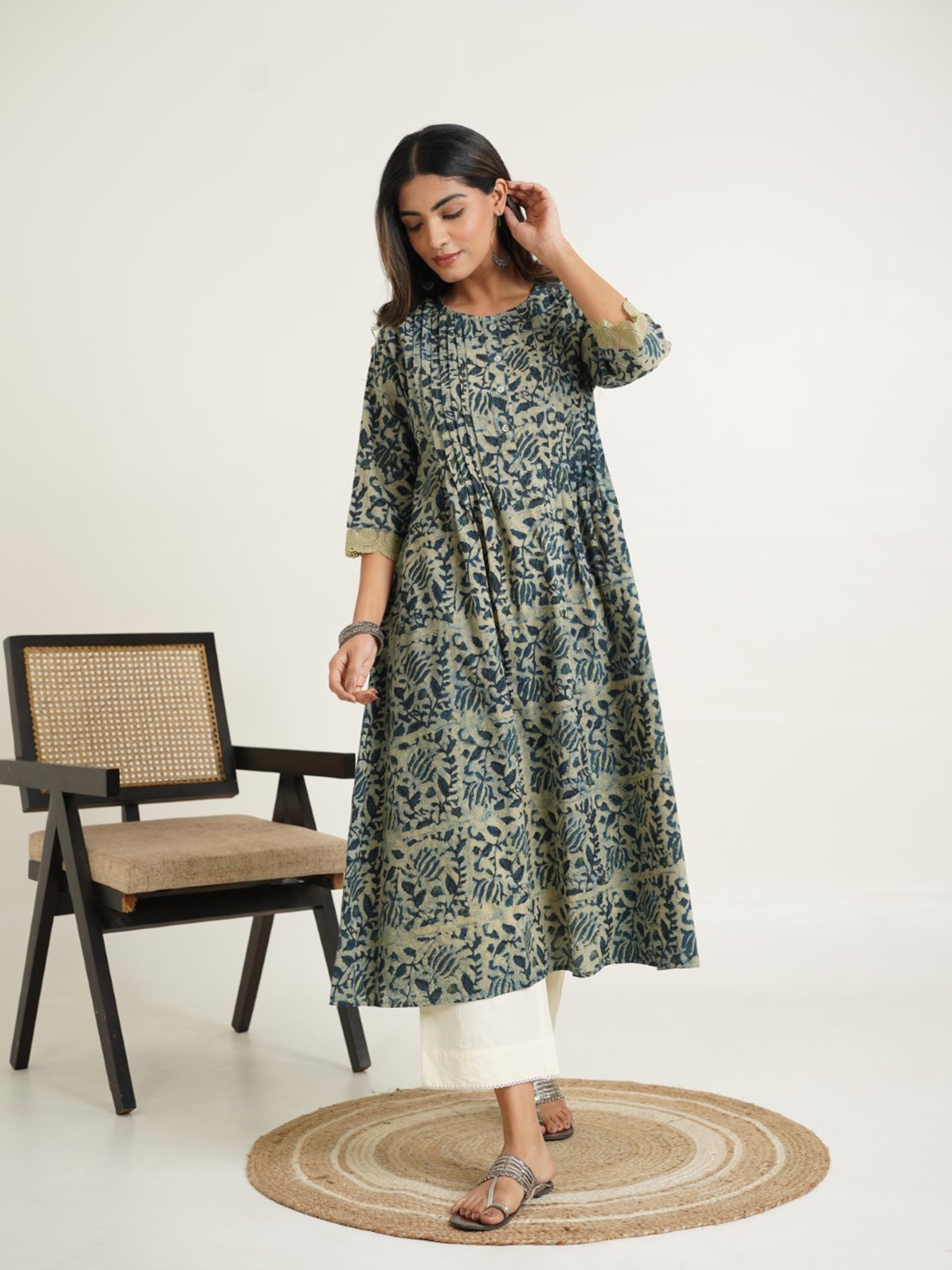 

GOODHAND Women Ethnic Motifs Printed Regular Pure Cotton Kurta with Trousers, Blue