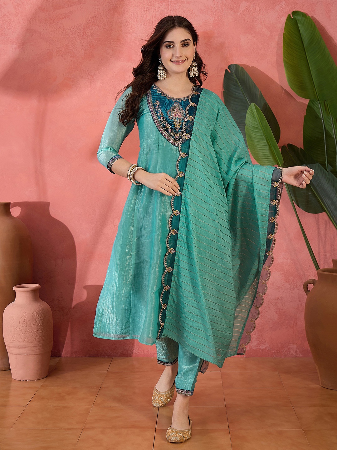 

Sangria Embroidered Zari Sequence Straight Kurta With Trousers & Dupatta, Turquoise blue