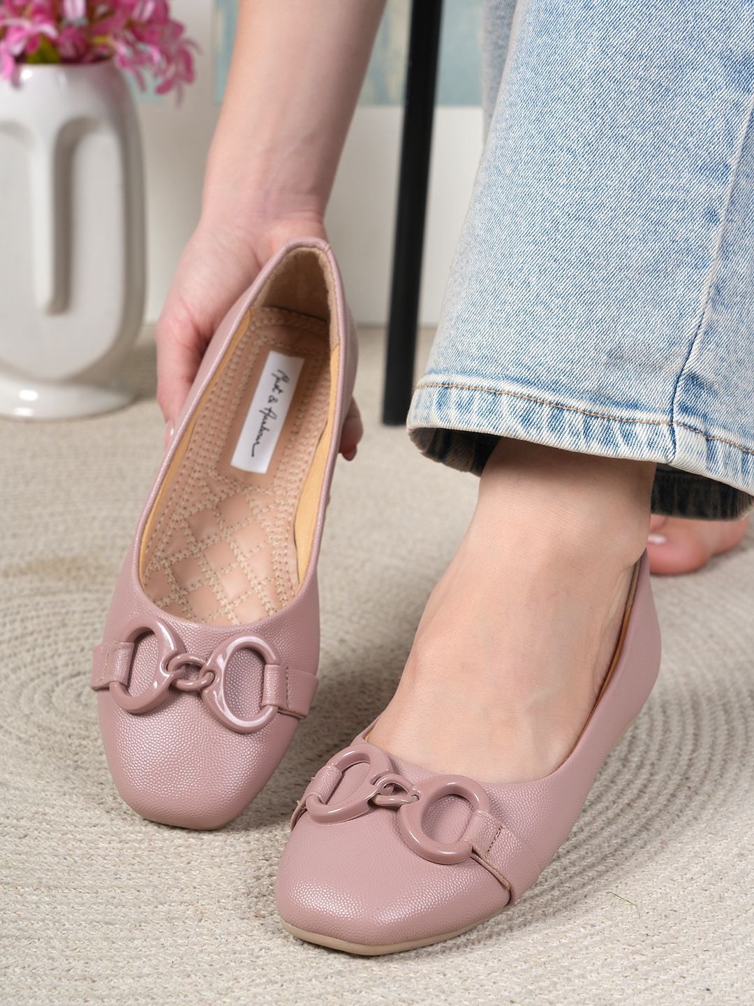 

The Roadster Lifestyle Co Women Party Mojaris, Nude