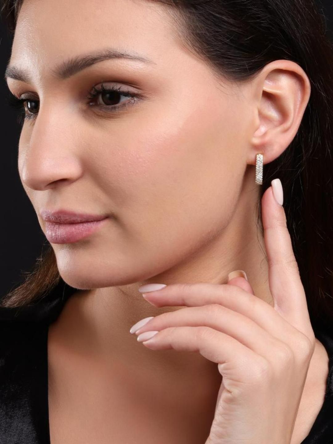 

Soraya Luxe 925 Sterling Silver Moissanite Diamond 18K Gold Plating Semi Hoop Earrings