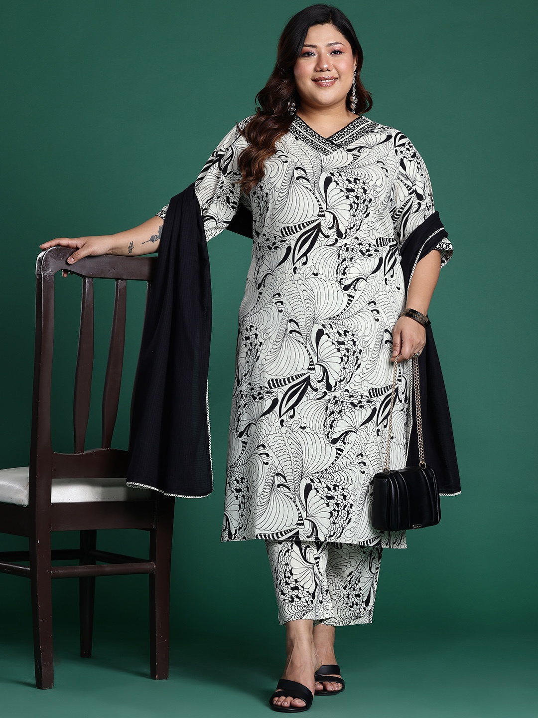 

Indo Era Plus Size Printed Pure Cotton Kurta with Trousers & With Dupatta, Cream