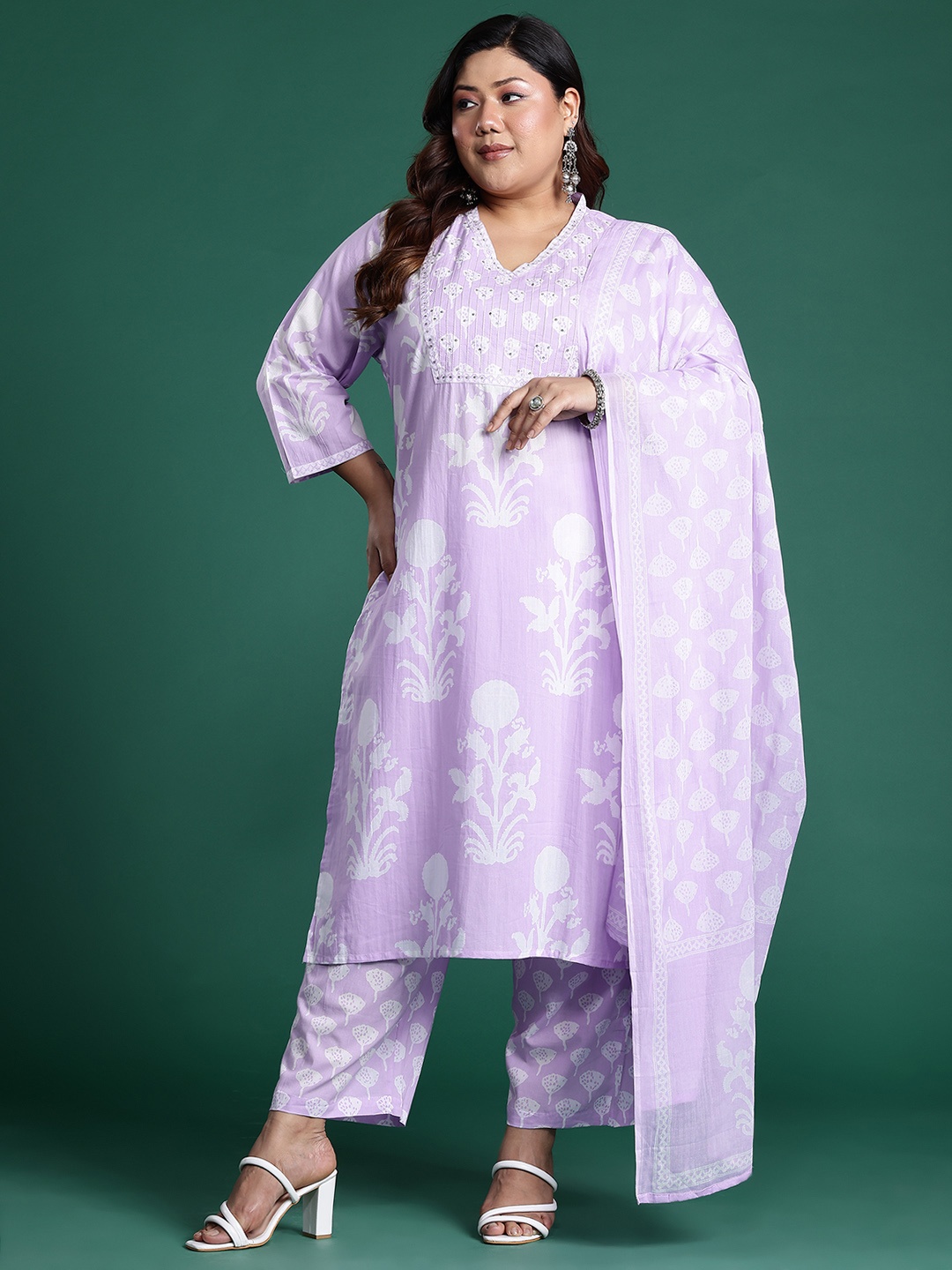 

Indo Era Plus Size Floral Printed Sequinned Pure Cotton Kurta with Trousers & With Dupatta, Lavender