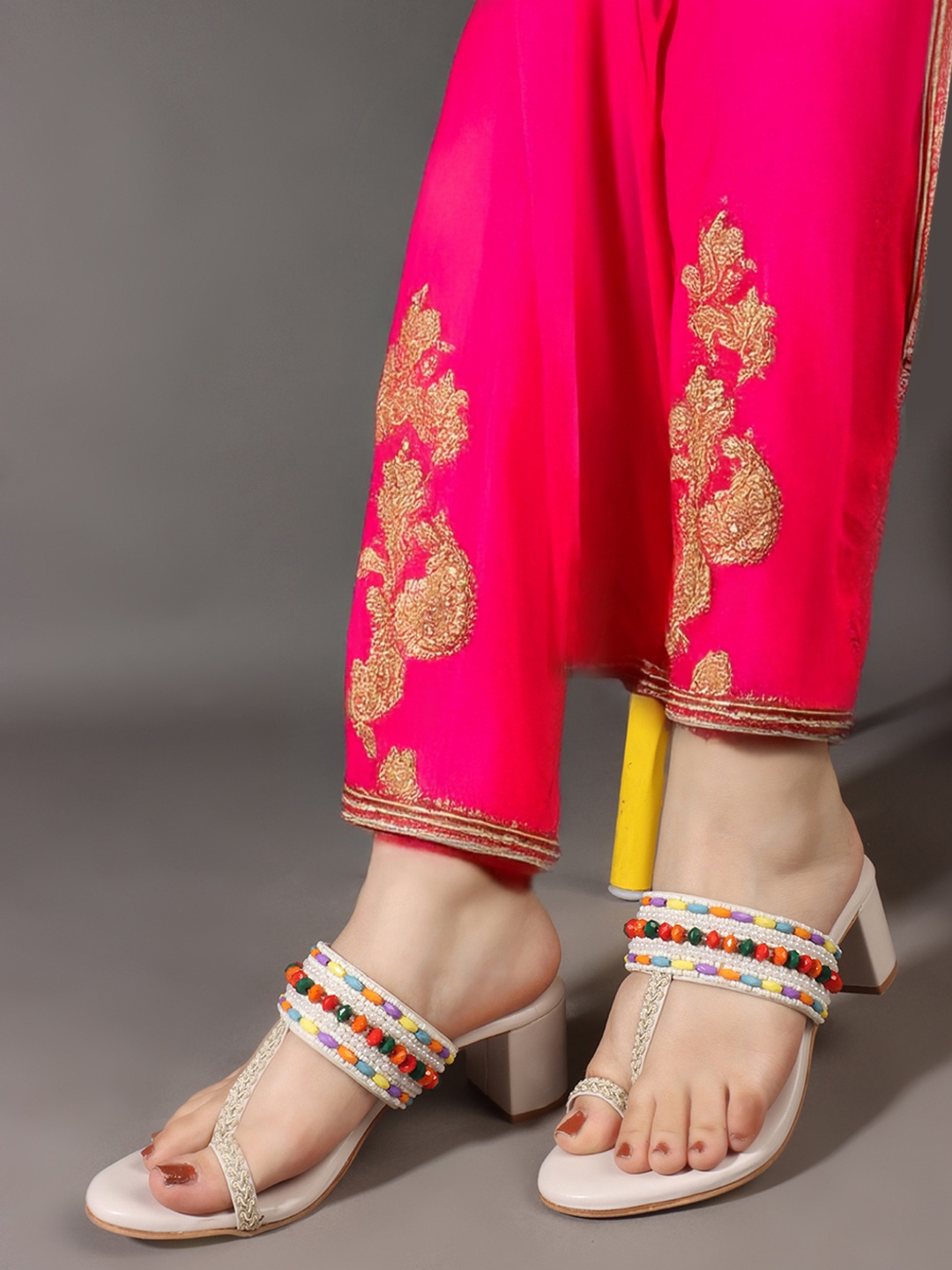 

Anouk Colourblocked PU Block Sandals, Cream