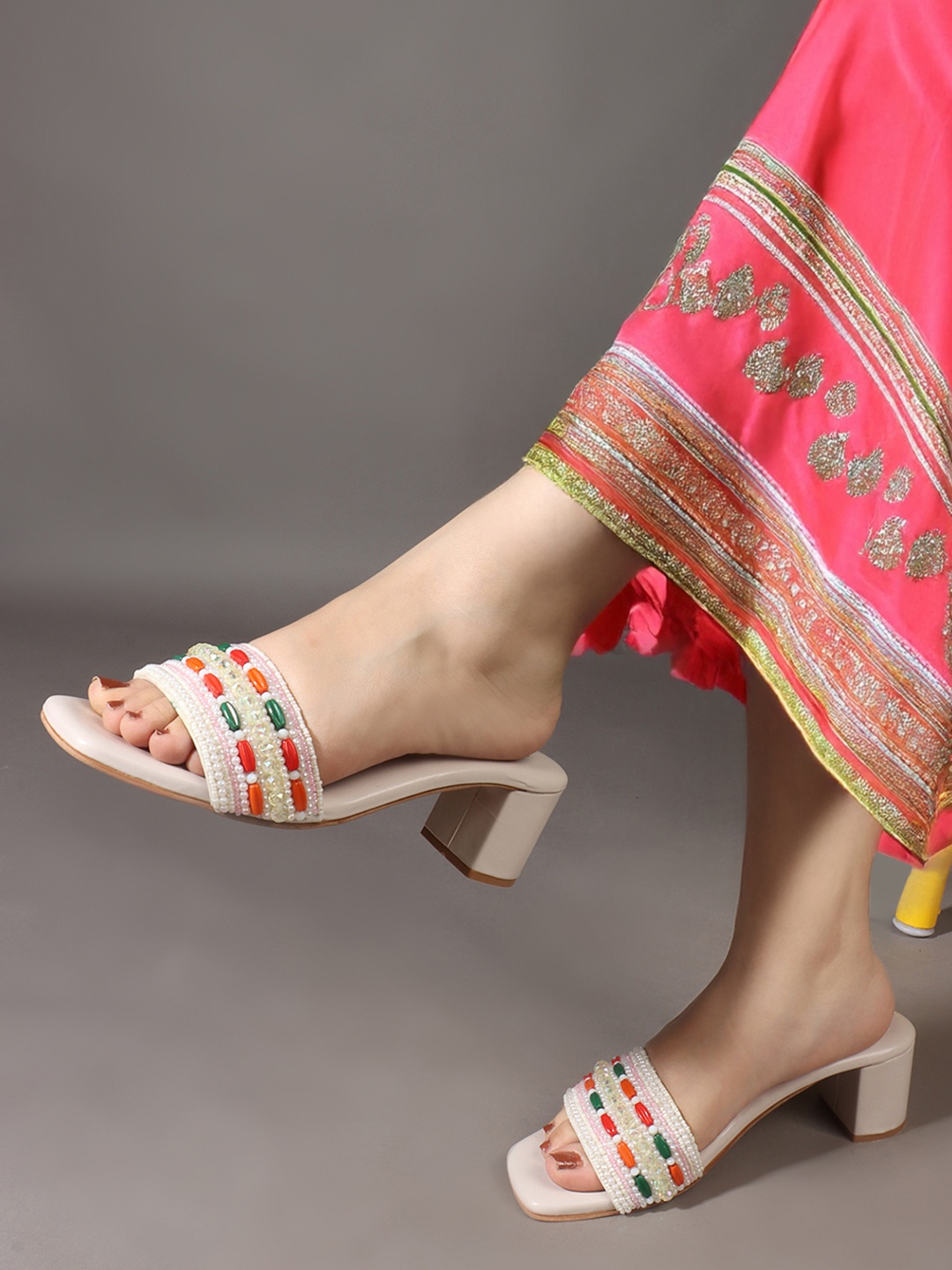 

Anouk Colourblocked PU Block Sandals, Cream