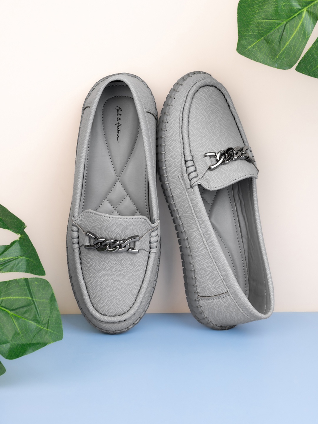 

Mast & Harbour Women Loafers, Grey