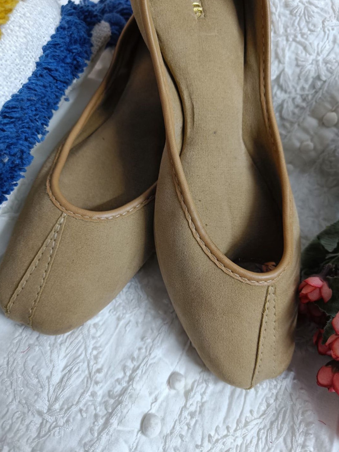

Anouk Women Ethnic Mojaris with Embroidered Flats, Beige