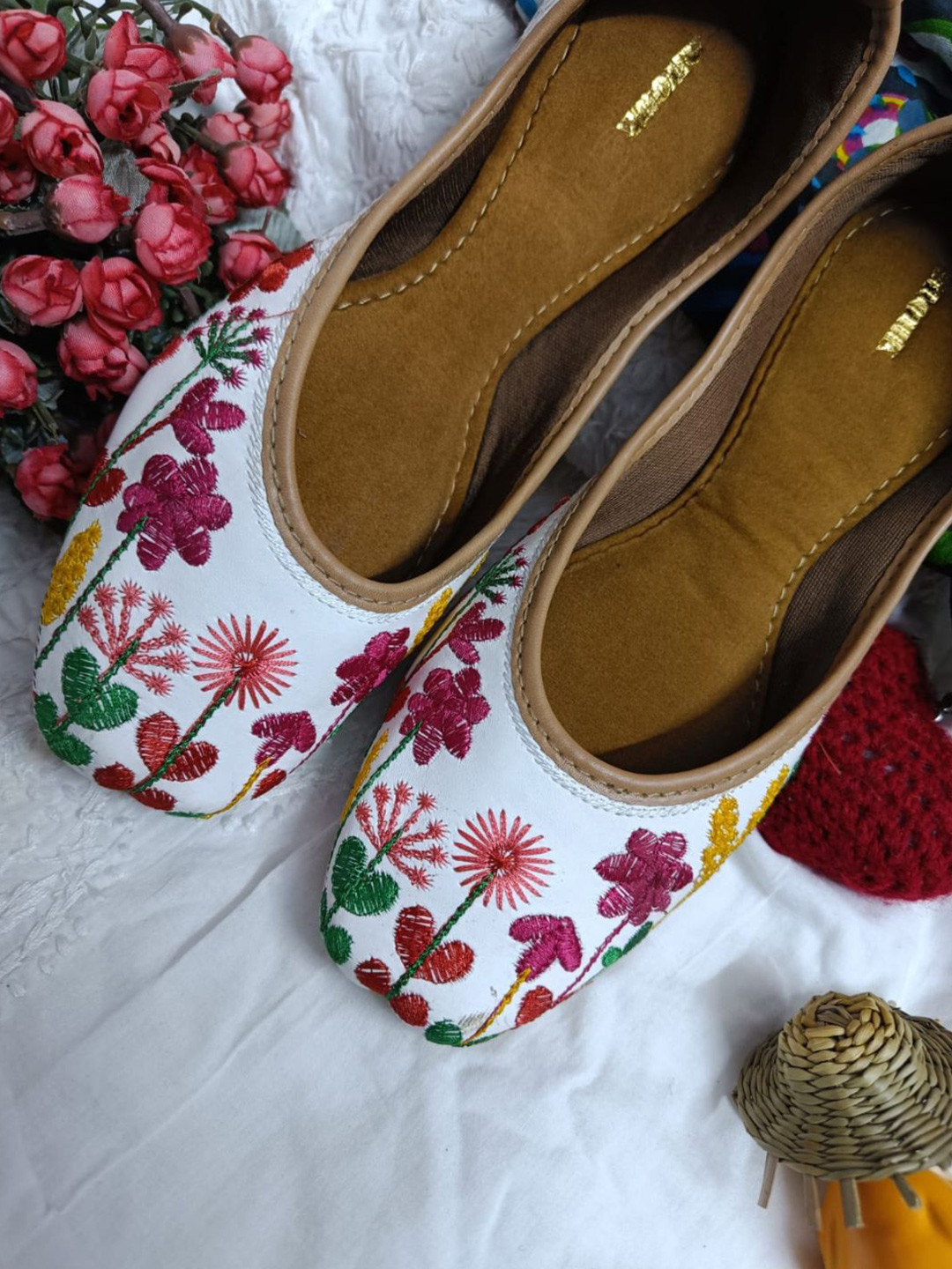 

Anouk Women Ethnic Mojaris with Embroidered Flats, White