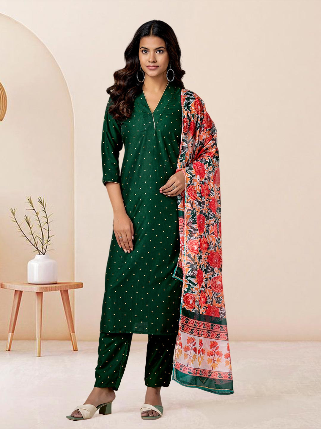 

Anouk Rustic Women Ethnic Motifs Printed Regular Gotta Patti Kurta with Trousers & With Dupatta, Green