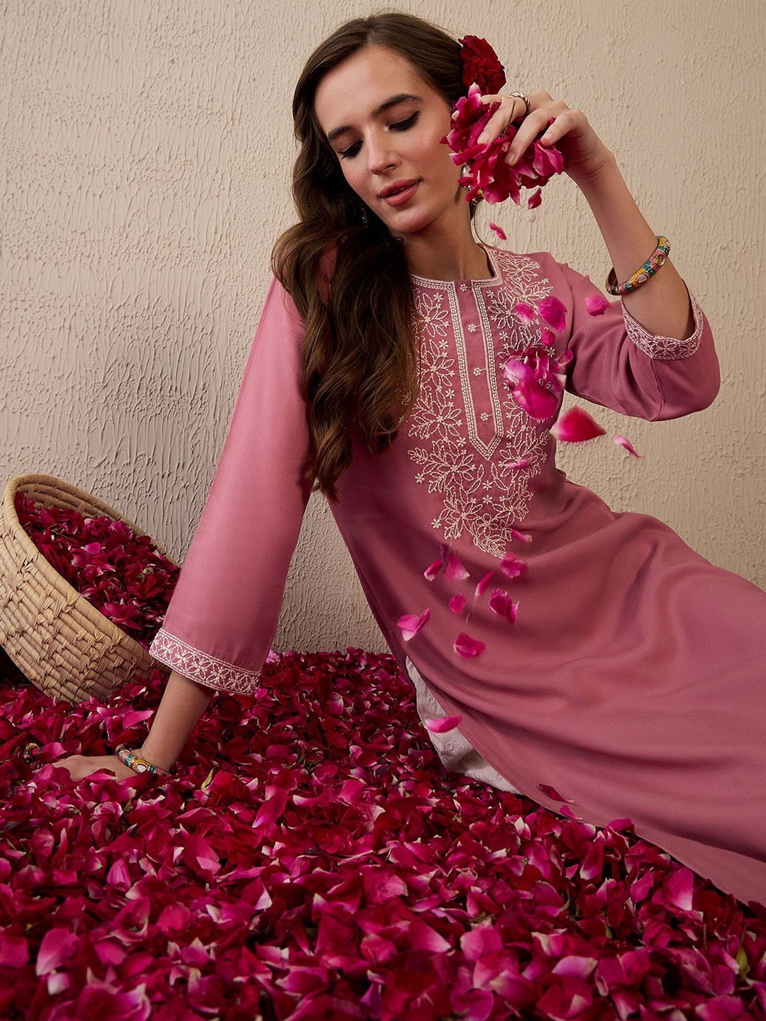 

Indo Era Women Floral Embroidered Thread Work Kurta, Mauve