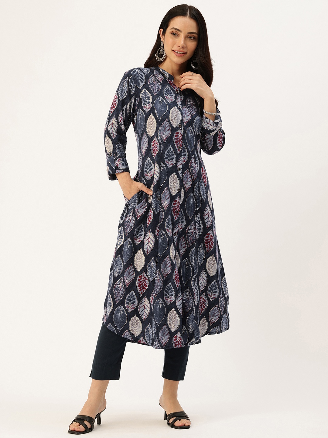

AMUKTI Floral Printed Mandarin Collar Kurta, Blue