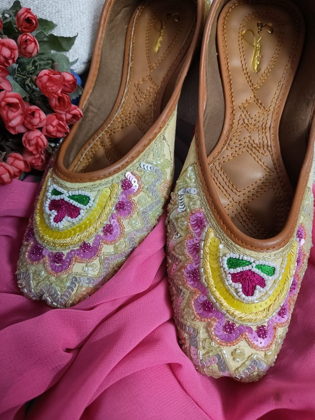 

Sangria Women Embellished Mojaris, Yellow