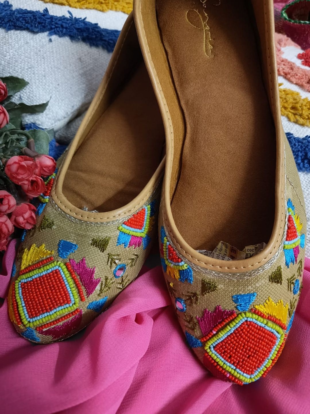 

Sangria Women Embellished Rhombus Mojaris, Olive