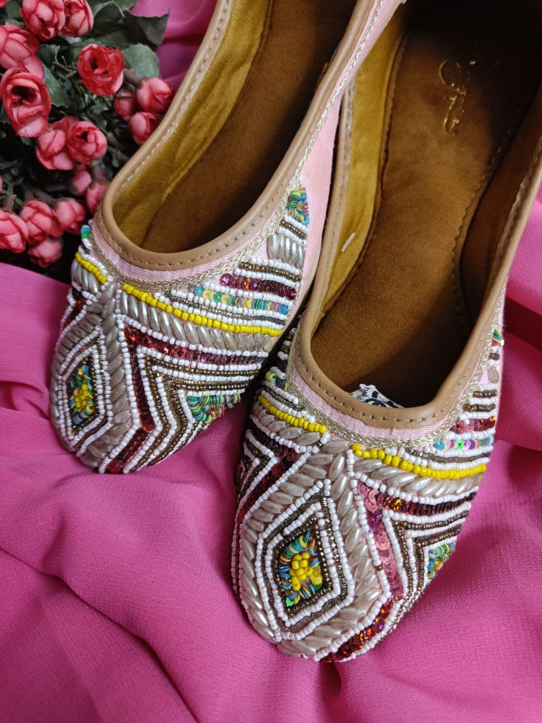 

Sangria Women Embellished Rhombus Mojaris, Pink