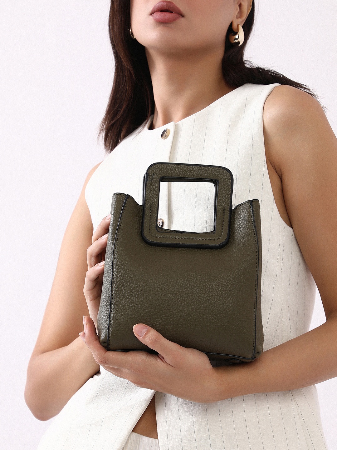 

HAUTE SAUCE by Campus Sutra Leather Shoulder Bag, Green
