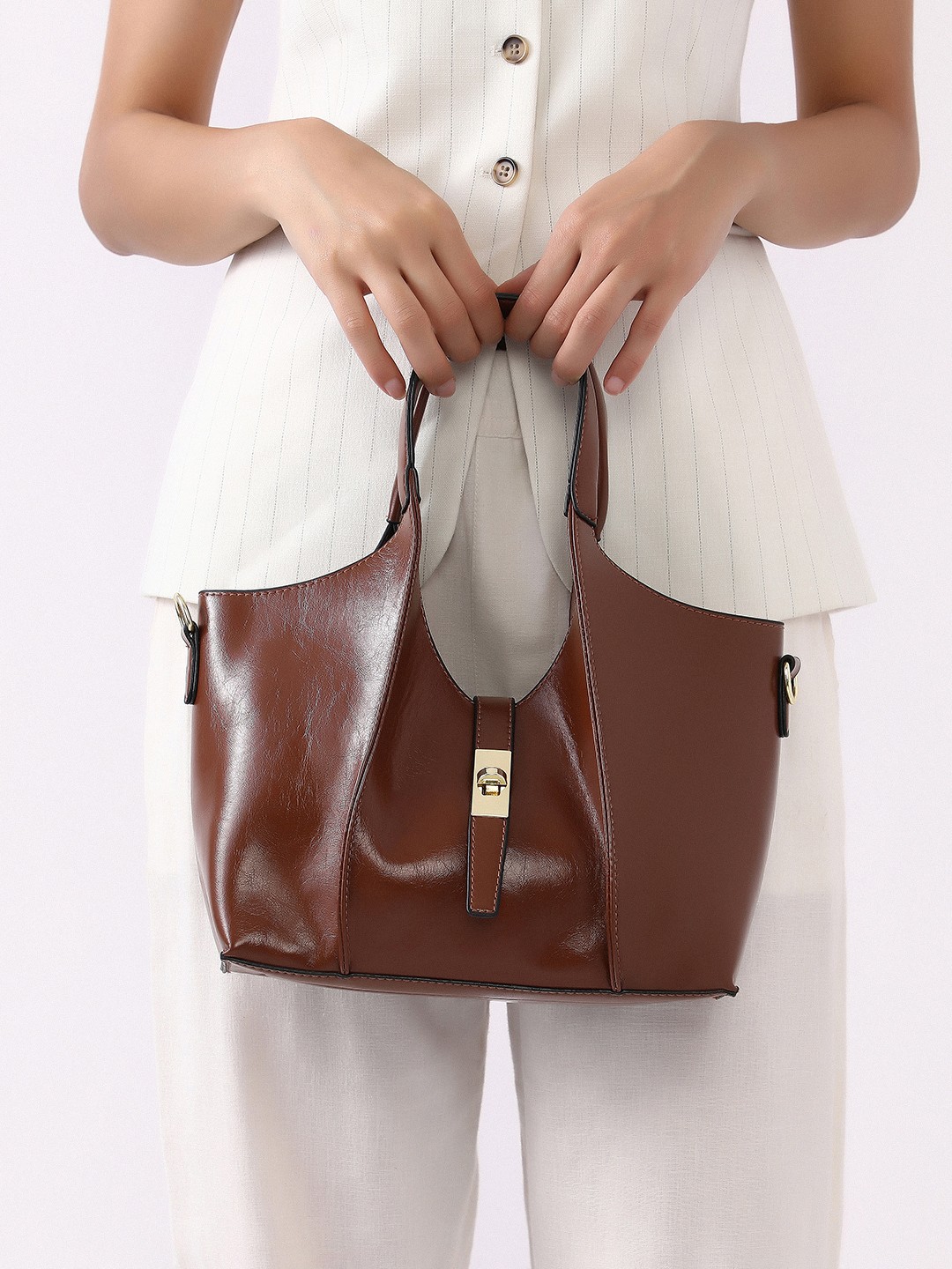 

HAUTE SAUCE by Campus Sutra Leather Structured Shoulder Bag with Tasselled, Brown
