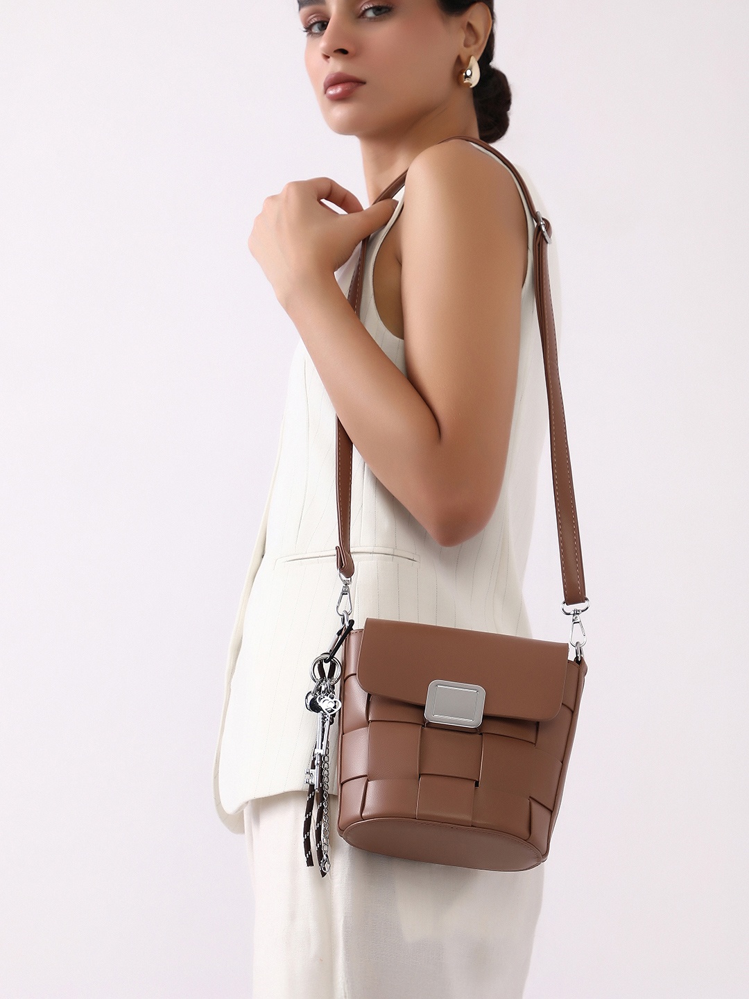 

HAUTE SAUCE by Campus Sutra Leather Structured Sling Bag with Fringed, Brown