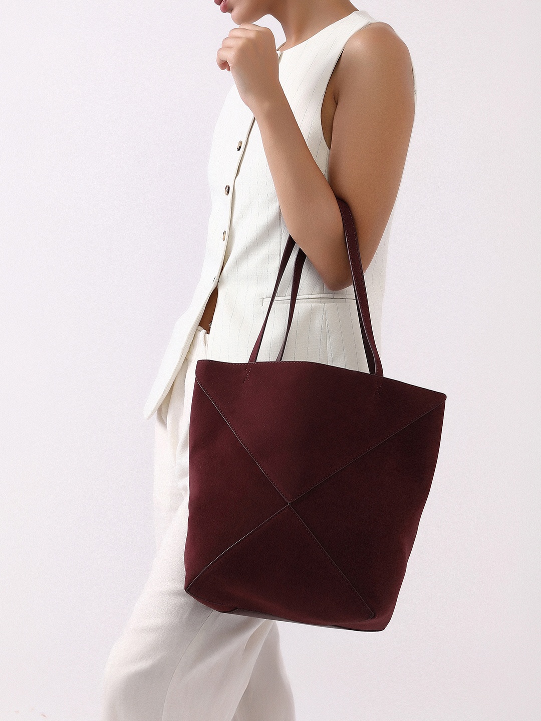 

HAUTE SAUCE by Campus Sutra Suede Shopper Shoulder Bag, Red
