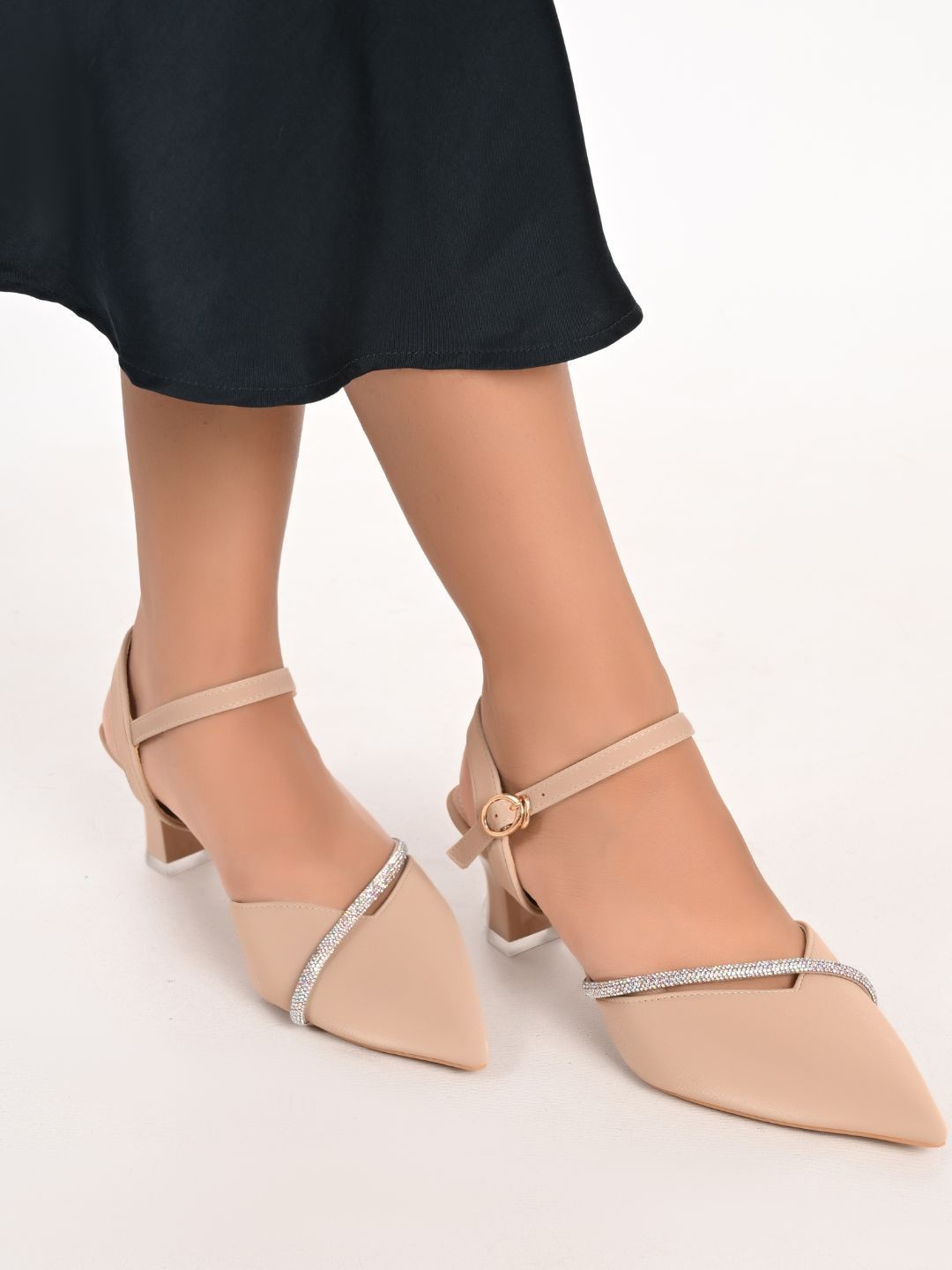 

San Marino by Shoe Bank Embellished Party Kitten Sandals, Beige